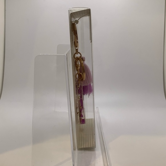 Modern Expressions Letter “H” Keychain - Picture 7 of 13